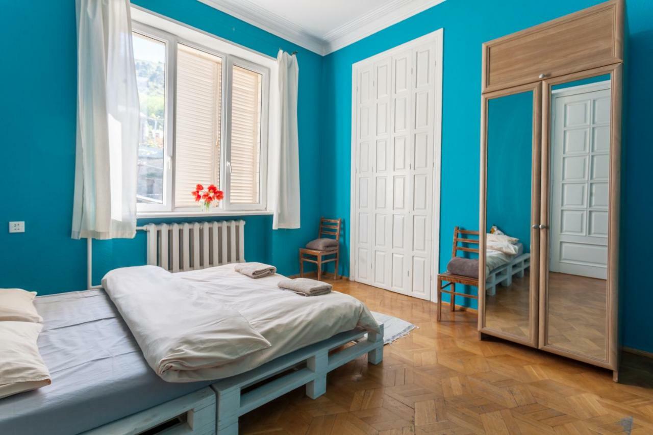 M42 Hostel Tbilisi Eksteriør bilde